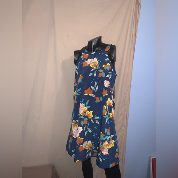 Host Pick 🌻 SES halter neck mini dress - Picture 4 of 10